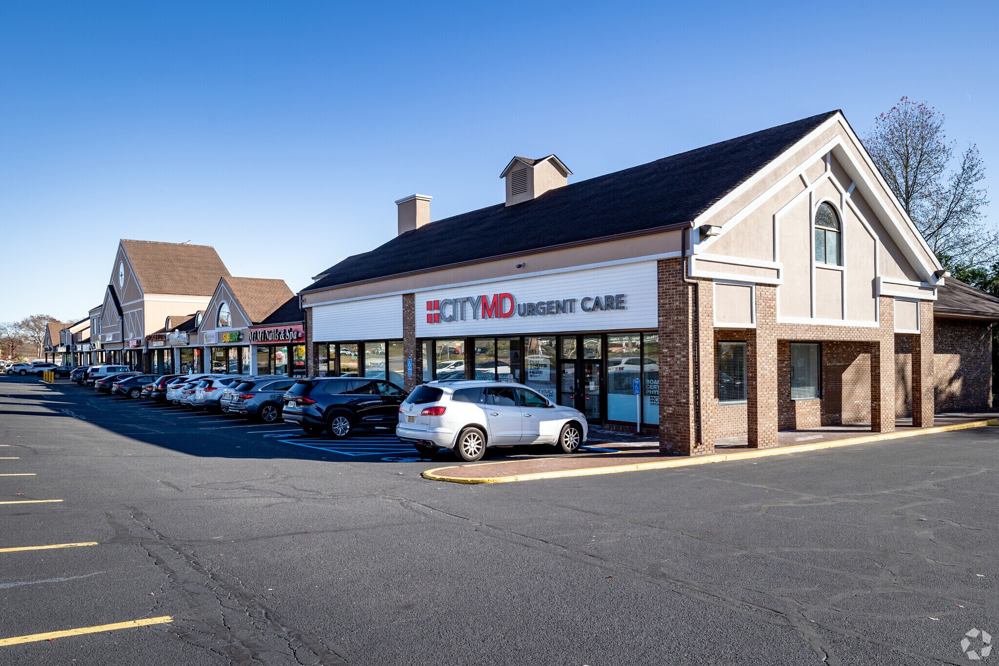 600 Portion Rd, Ronkonkoma, NY à louer Photo principale– Image 1 sur 6