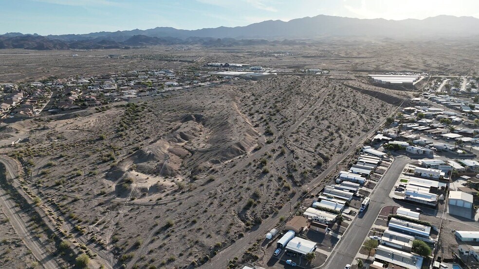 3815 Hwy 95 hwy, Lake Havasu City, AZ à vendre - Vidéo sur l’annonce professionnelle – Image 2 sur 13