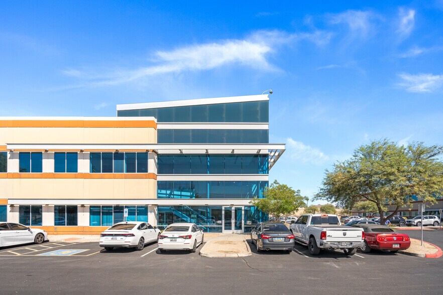 2225 W Whispering Wind Dr, Phoenix, AZ à louer - Photo de l’immeuble – Image 3 sur 10