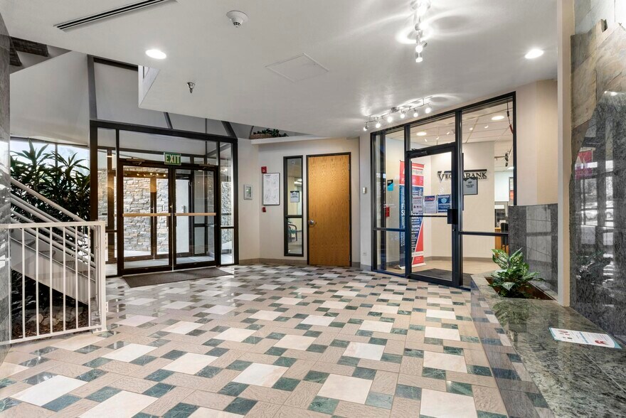 6901 S Pierce St, Littleton, CO à louer - Hall d’entrée – Image 2 sur 10