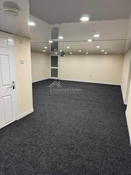 48A Warren St, Dewsbury à louer - Photo de l’immeuble – Image 3 sur 5