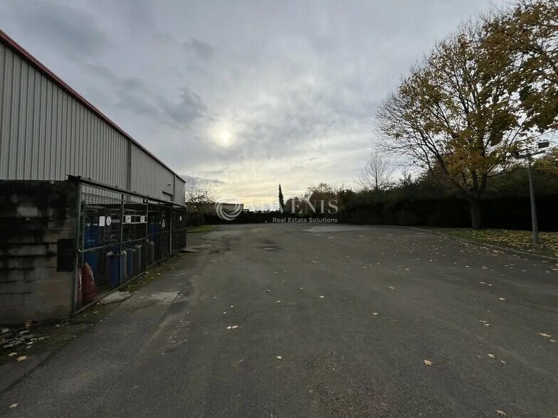 Industriel/Logistique dans Trappes à louer - Photo de l’immeuble – Image 3 sur 5