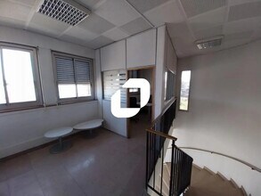 Local d'activités dans Décines-Charpieu à vendre Photo intérieure– Image 2 sur 7