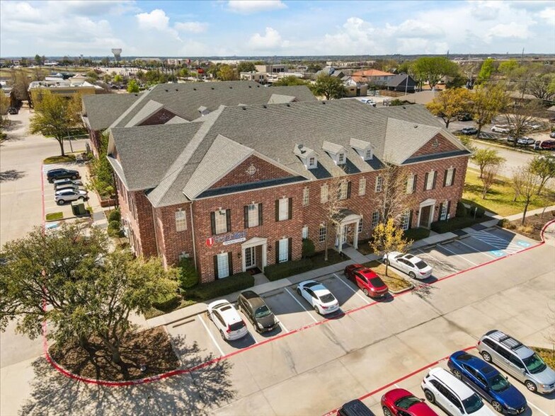 1245 S Main St, Grapevine, TX à louer - Photo de l’immeuble – Image 3 sur 15