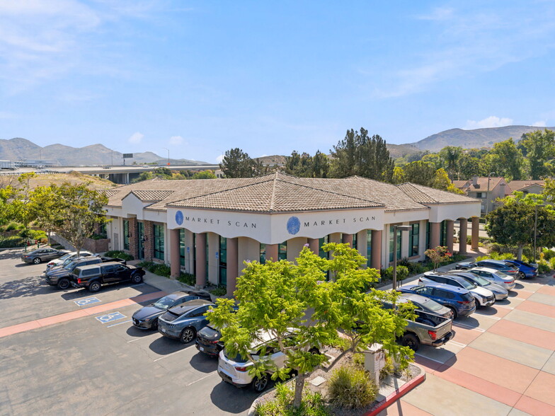 815 Camarillo Springs Rd, Camarillo, CA à vendre - Photo principale – Image 1 sur 16