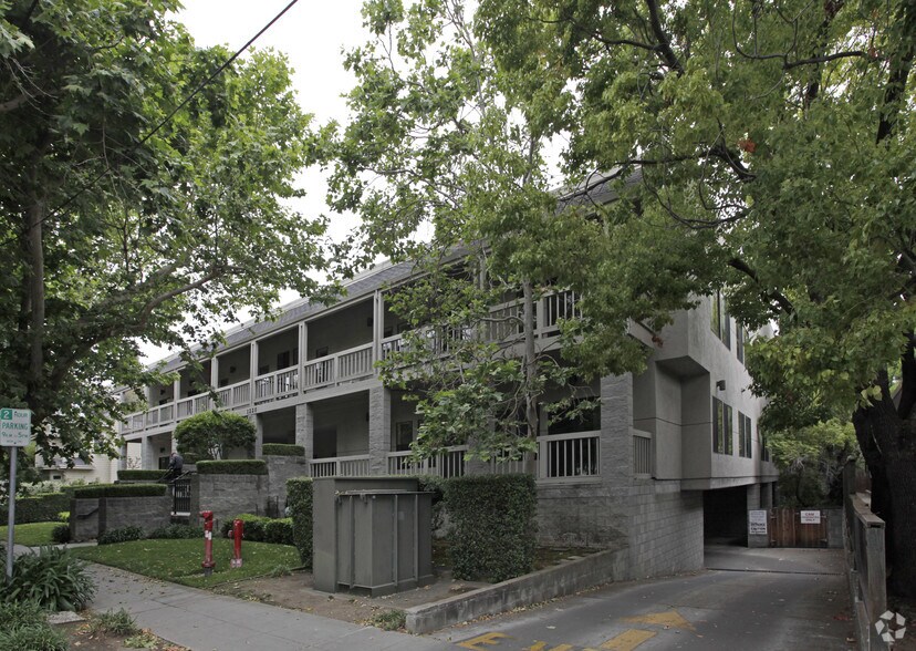 1220-1244 University Dr, Menlo Park, CA à louer - Photo de l’immeuble – Image 2 sur 38