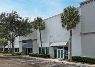 1300-1380 Park Central Blvd S, Pompano Beach, FL à louer Photo de l’immeuble– Image 2 sur 7