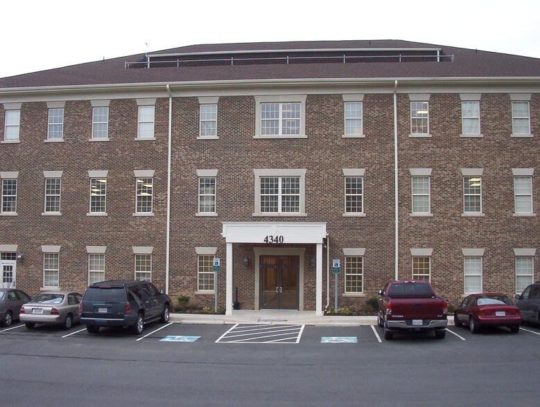 4340 Prince William Pky, Woodbridge, VA à louer - Photo de l’immeuble – Image 2 sur 4