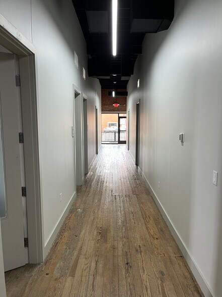 208 S Johnson St, McKinney, TX à louer - Photo intérieure – Image 3 sur 8