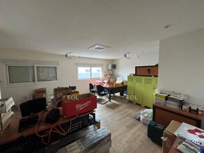 Local d'activités dans Brie-Comte-Robert à vendre Photo intérieure– Image 1 sur 2