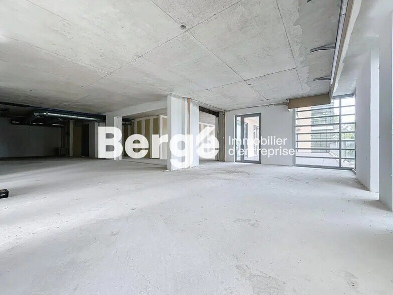 Bureau dans SOPHIA ANTIPOLIS à louer - Photo de l’immeuble – Image 1 sur 7