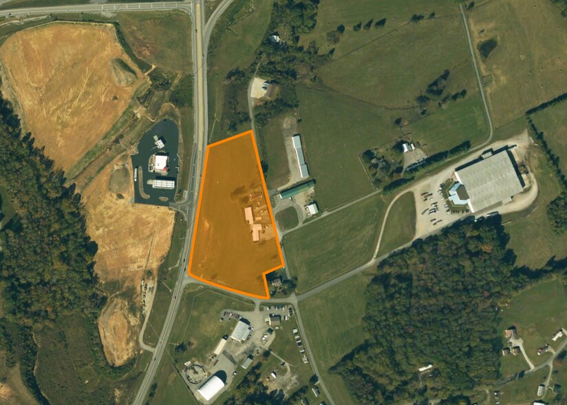 77 Powell Rd, Russell Springs, KY à vendre - Photo de l’immeuble – Image 3 sur 3