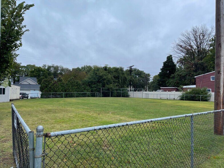 7379 E Furnace Branch Rd, Glen Burnie, MD à vendre - Photo de l’immeuble – Image 2 sur 8
