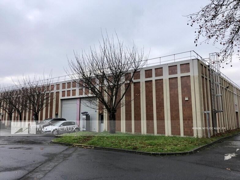 Local d’activités dans Éragny à louer - Photo de l’immeuble – Image 1 sur 6