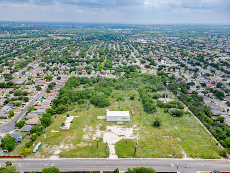 2948 Pue Rd, San Antonio, TX à vendre - Photo de l’immeuble – Image 3 sur 7