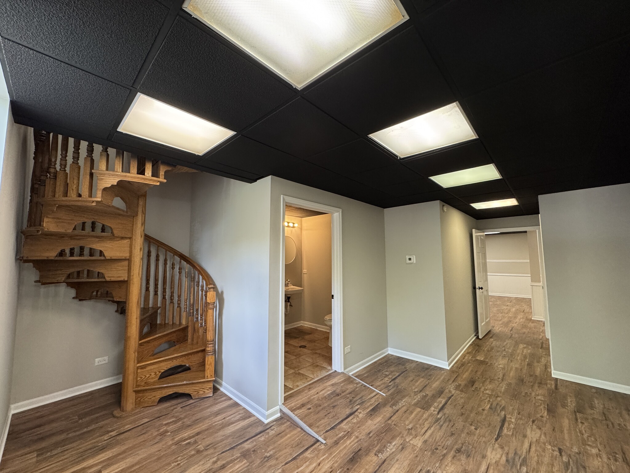 121 N Washington St, Naperville, IL à louer Photo intérieure– Image 1 sur 11