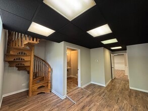 121 N Washington St, Naperville, IL à louer Photo intérieure– Image 1 sur 11