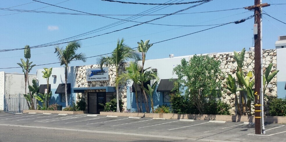 2509 S Broadway, Santa Ana, CA à louer - Photo de l’immeuble – Image 3 sur 10