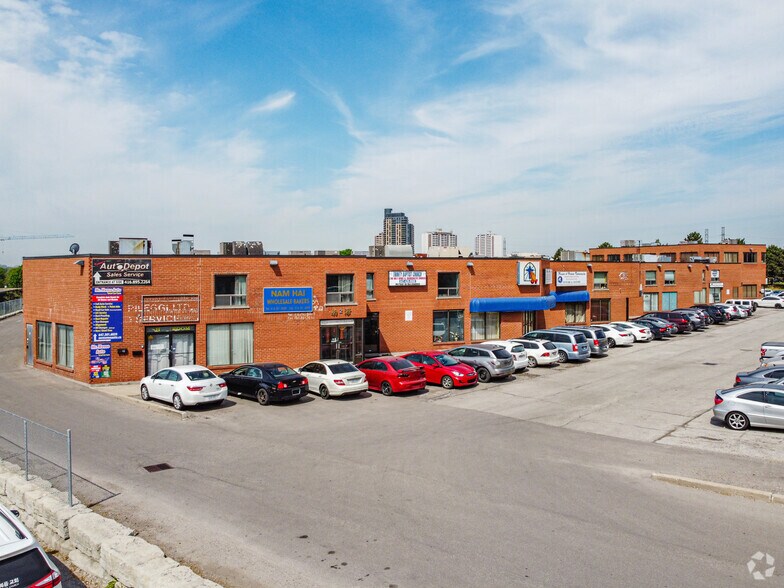 800 Arrow Rd, Toronto, ON à vendre - Photo principale – Image 1 sur 1