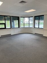 122 N Genesee St, Geneva, NY à louer Photo intérieure– Image 1 sur 5