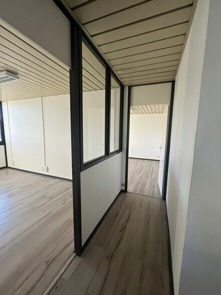 18 Rue Thales, Mérignac à louer - Photo de l’immeuble – Image 3 sur 8