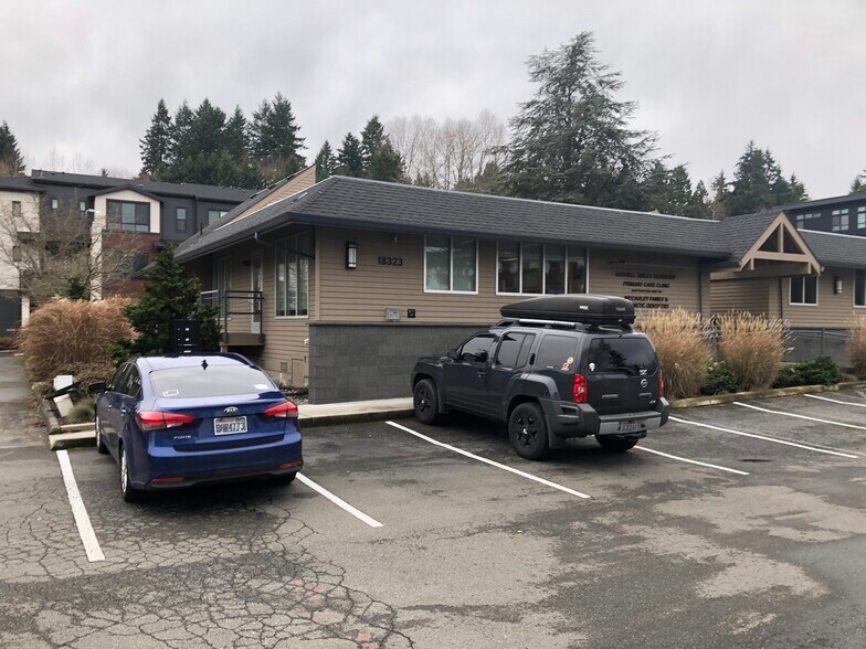18323 98th Ave NE, Bothell, WA à louer - Photo de l’immeuble – Image 2 sur 3