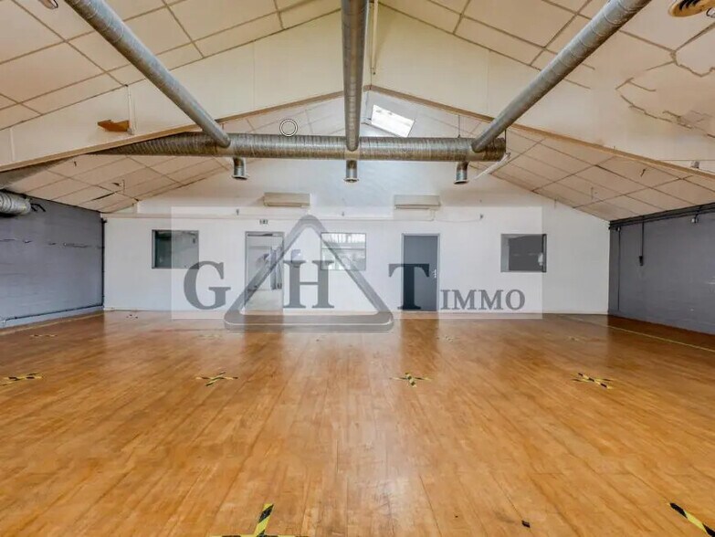 Industriel/Logistique dans Taverny à vendre - Photo intérieure – Image 2 sur 7