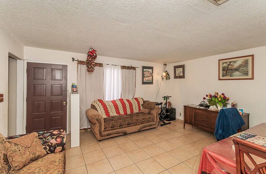 747 Stamoules St, Mendota, CA à vendre - Photo de l’immeuble – Image 2 sur 54