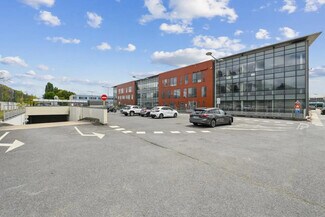 Plus de détails pour Local d'activités à louer