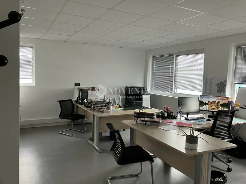 Bureau dans Bourges à louer - Photo de l’immeuble – Image 2 sur 4