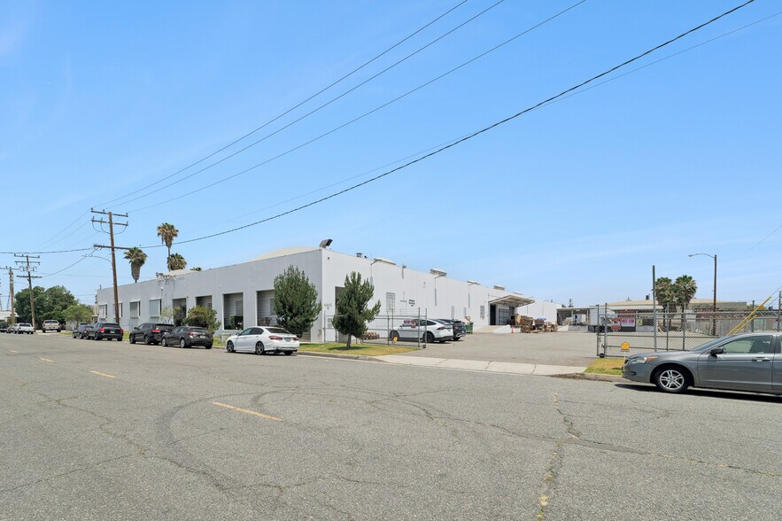 6465 Corvette St, Commerce, CA à vendre - Photo de l’immeuble – Image 3 sur 34