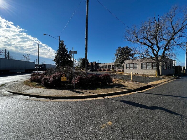 6606 Electronic Dr, Springfield, VA à louer - Photo de l’immeuble – Image 1 sur 5