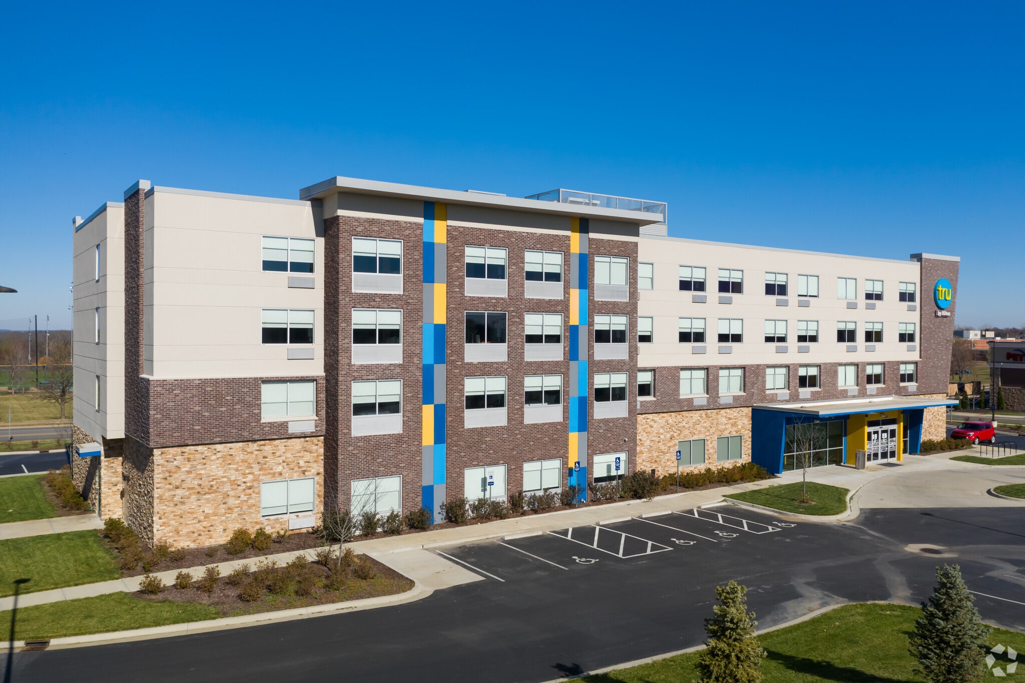 510 Wakarusa Dr, Lawrence, KS à vendre Photo principale– Image 1 sur 4