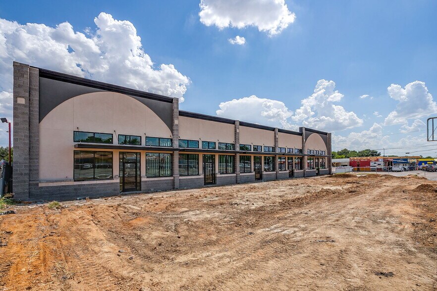 3300 NE 28th St, Fort Worth, TX à louer - Photo de l’immeuble – Image 2 sur 9