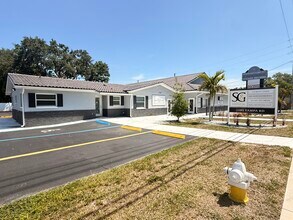 2385 Tampa Rd, Palm Harbor, FL à louer Photo intérieure– Image 1 sur 22