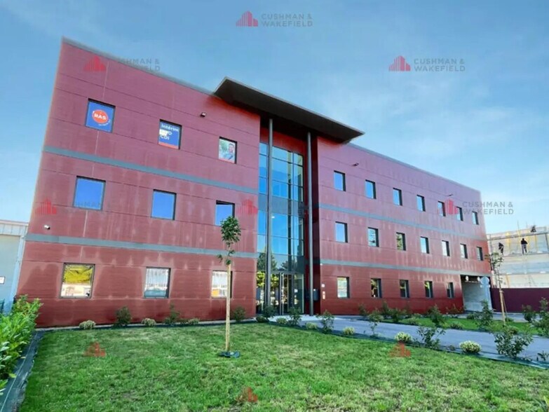 Bureau dans Châtenoy-le-Royal à louer - Photo de l’immeuble – Image 1 sur 4