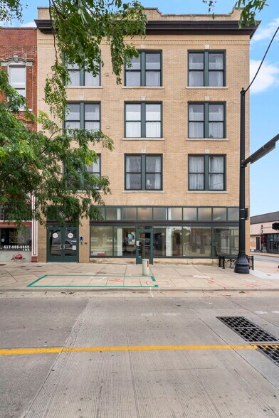 324 Park Central W, Springfield, MO à louer - Photo de l’immeuble – Image 2 sur 16