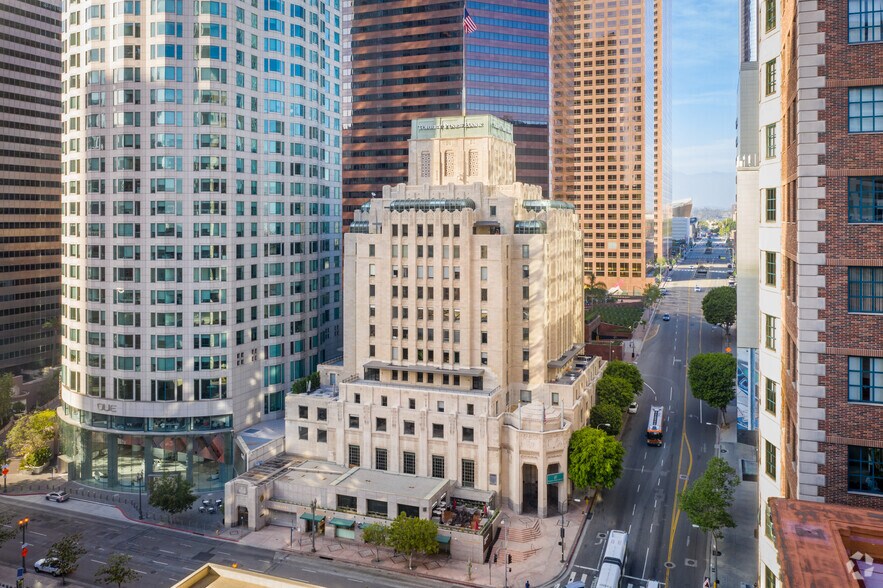 601 W 5th St, Los Angeles, CA à louer - Photo de l’immeuble – Image 1 sur 3