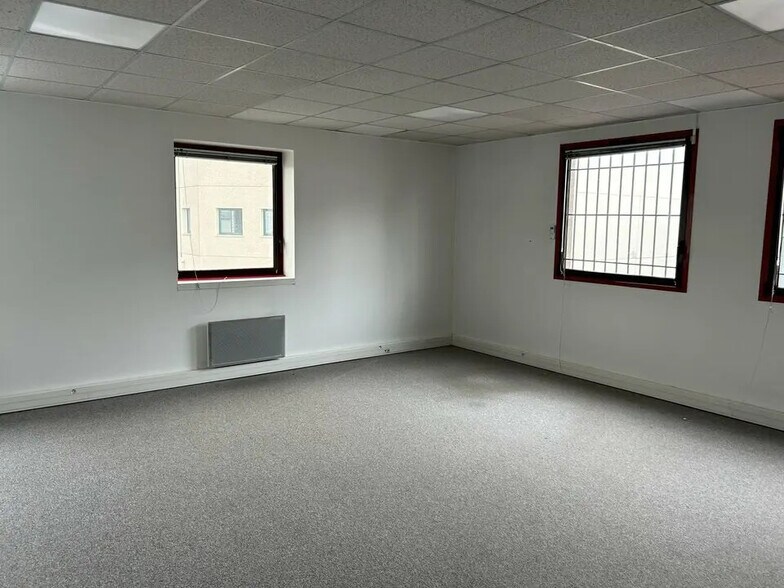 Local d’activités dans Herblay-sur-Seine à louer - Photo intérieure – Image 2 sur 10
