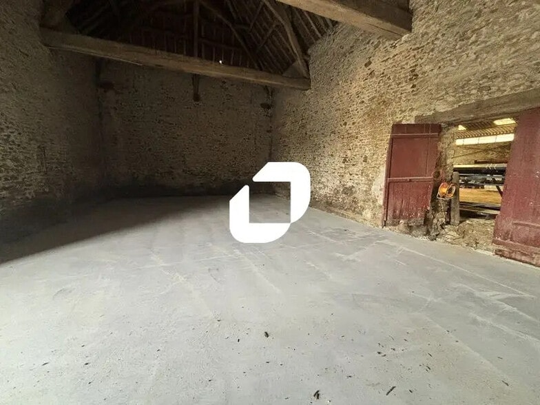 Local d’activités dans Villeconin à louer - Photo de l’immeuble – Image 3 sur 10