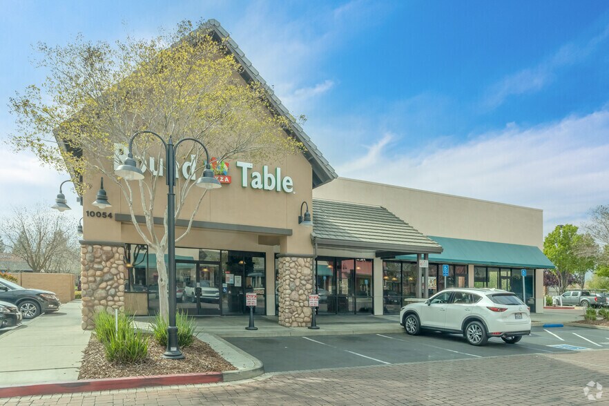 10054 Bruceville Rd, Elk Grove, CA à vendre - Photo de l’immeuble – Image 2 sur 5
