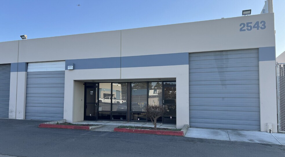 2543 W Winton Ave, Hayward, CA à vendre - Photo de l’immeuble – Image 1 sur 3