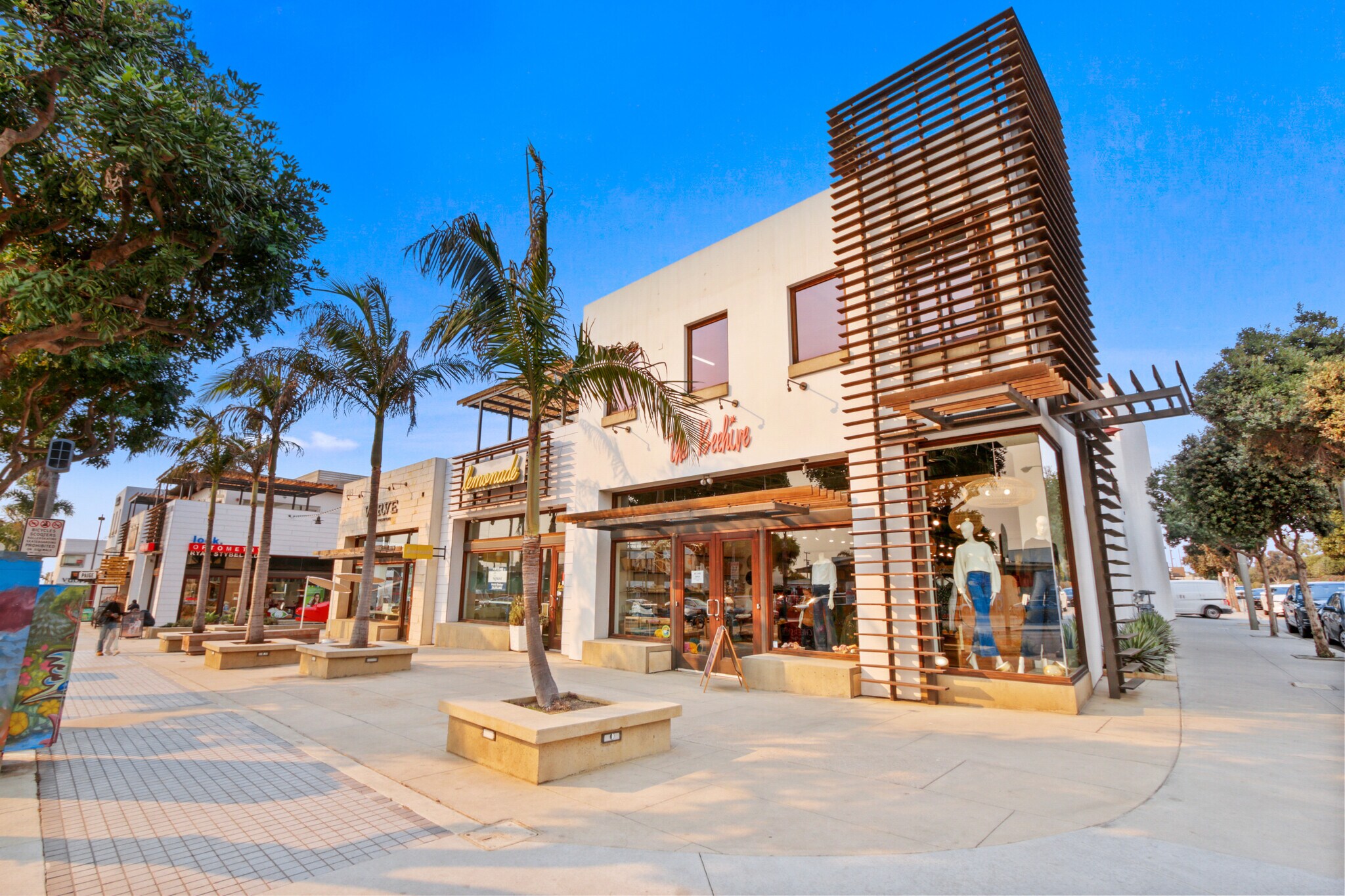 451 Manhattan Beach Blvd, Manhattan Beach, CA à louer Photo principale– Image 1 sur 22