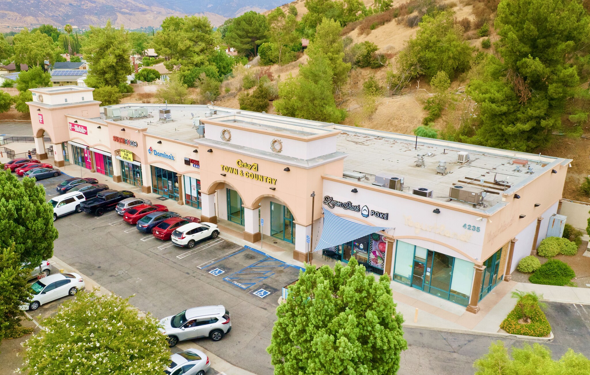 4235 University Pky, San Bernardino, CA à vendre Photo principale– Image 1 sur 11