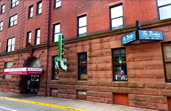 325 S Lake Ave, Duluth, MN à louer Photo de l’immeuble– Image 1 sur 5