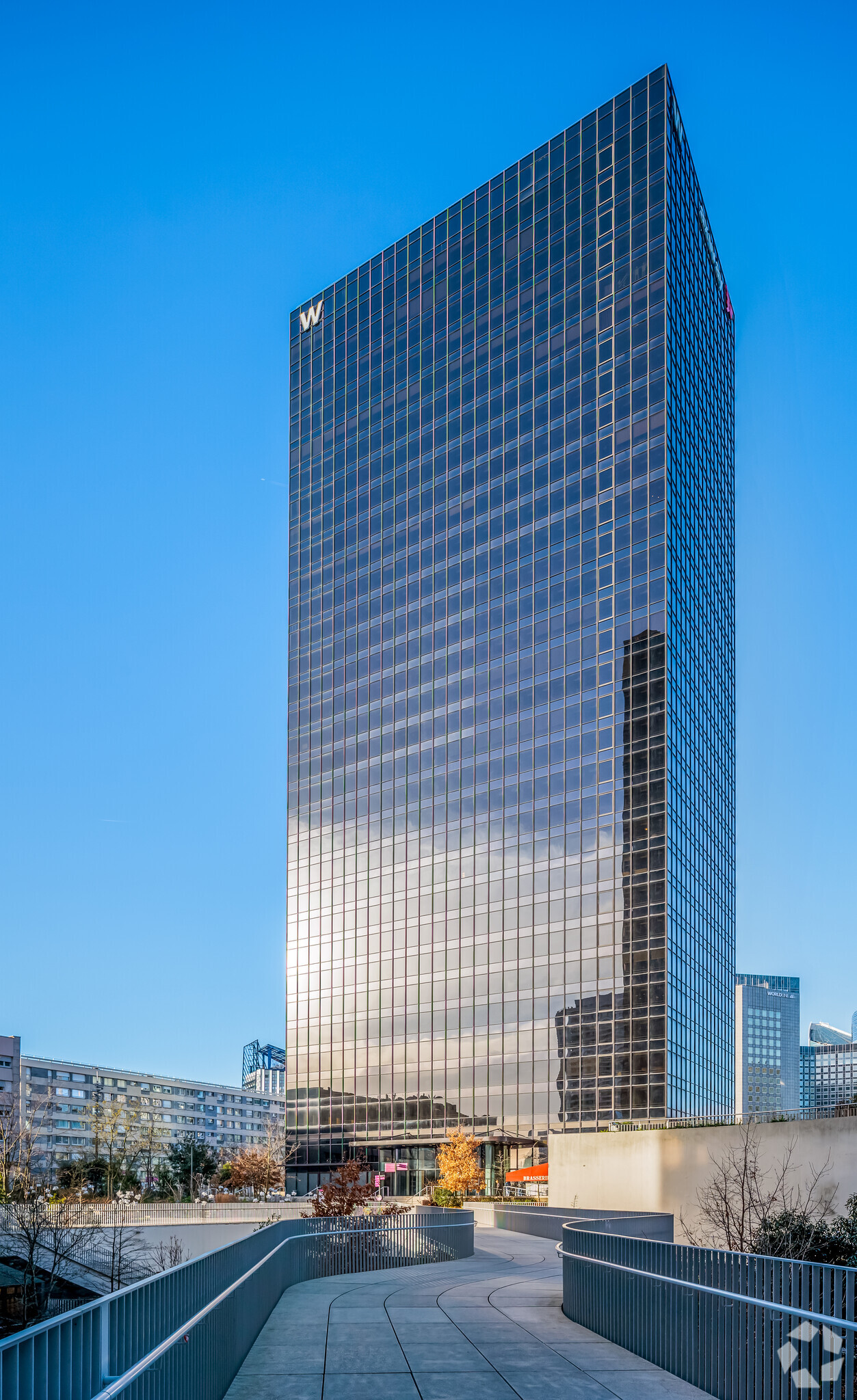 102 Terrasse Boieldieu, Puteaux à louer Photo principale– Image 1 sur 26