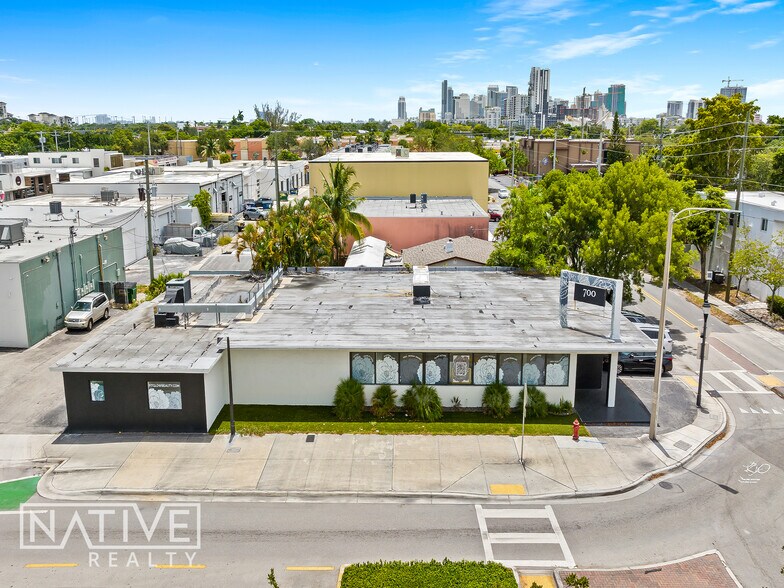 700 NE 13th St, Fort Lauderdale, FL à vendre - Photo de l’immeuble – Image 1 sur 22
