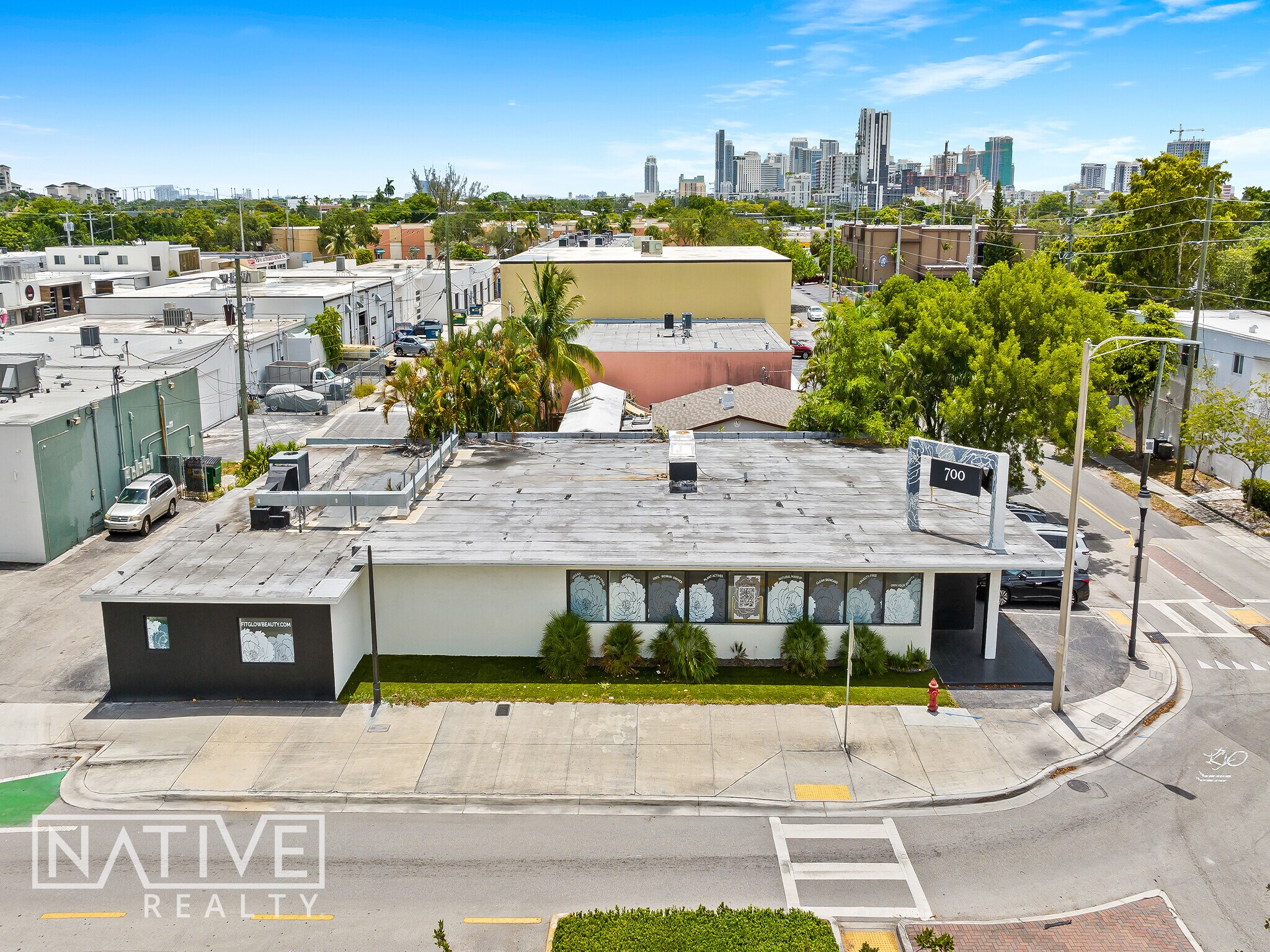 700 NE 13th St, Fort Lauderdale, FL à vendre Photo de l’immeuble– Image 1 sur 23
