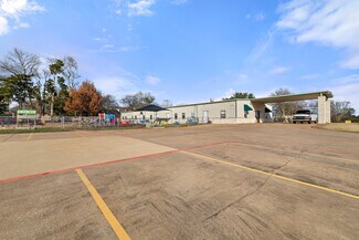 Plus de détails pour 513 Russell Blvd, Nacogdoches, TX - Local commercial à vendre