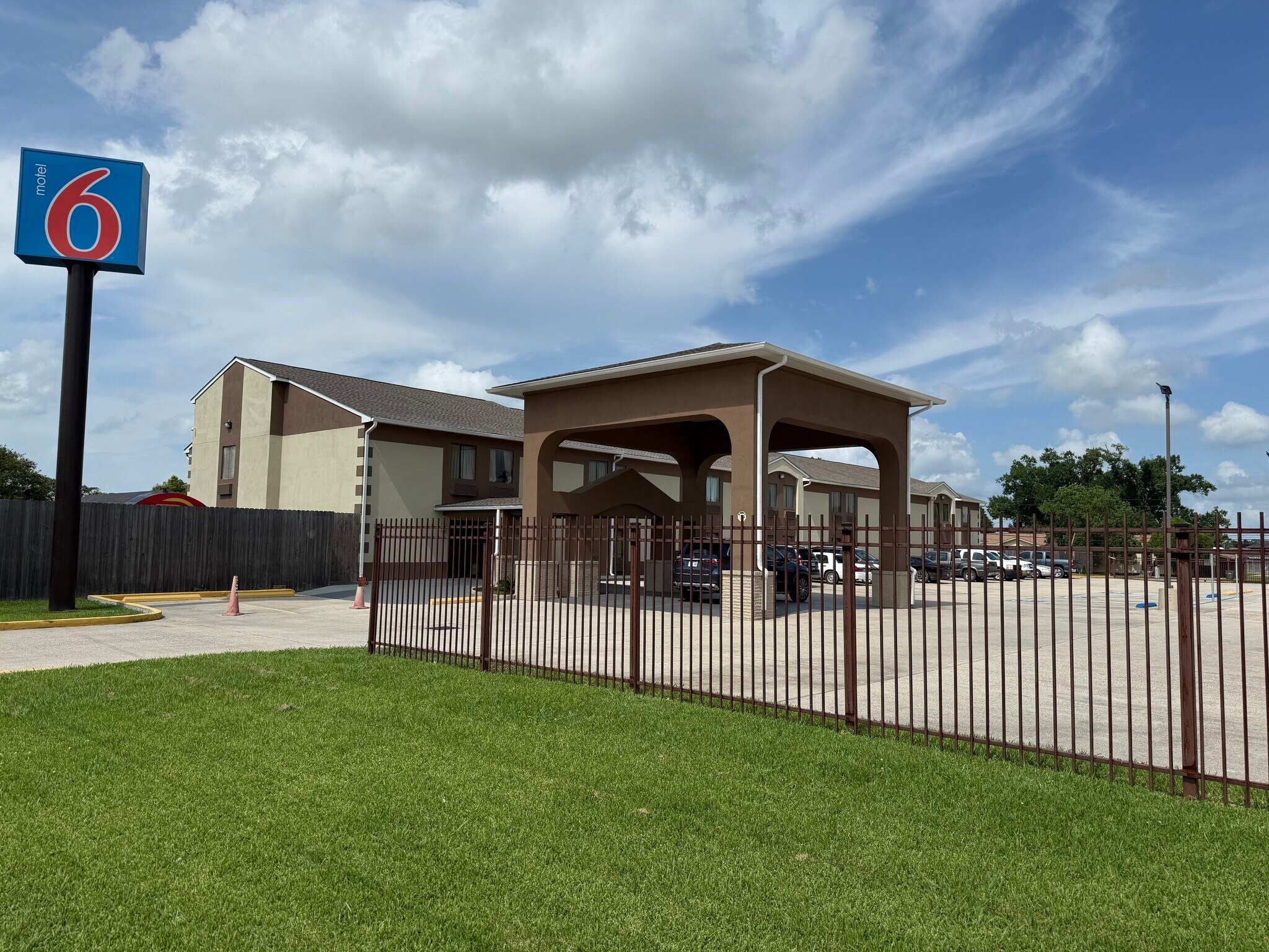 125 Dixie Ave, Houma, LA à vendre Photo de l’immeuble– Image 1 sur 9